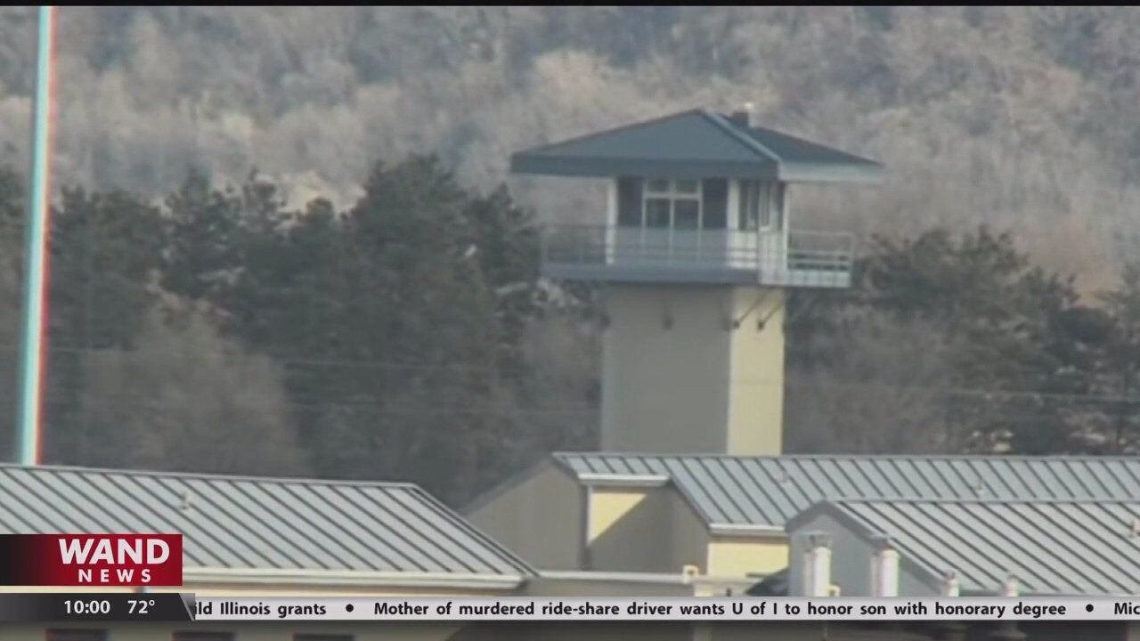 Alleged abuse of inmates at IL prison under investigation